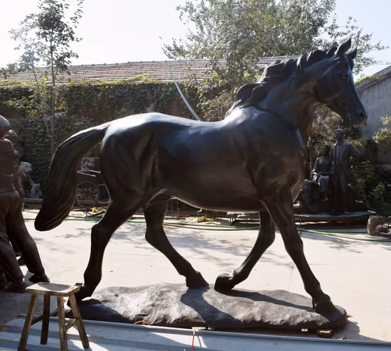 Artisanat en métal Sculpture de cheval en bronze grandeur nature en plein air (B058)